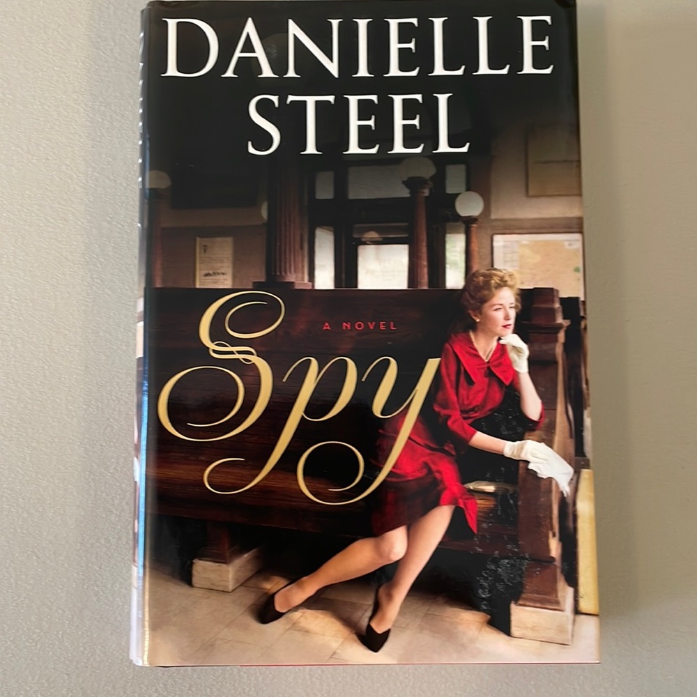 Danielle Steeel  Novel. Spy